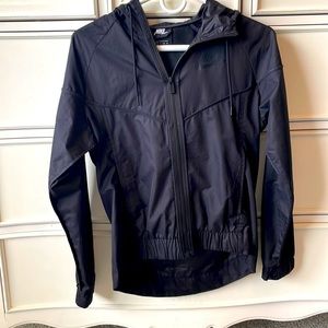 Nike Womens Black XS Windbreaker with attached hood
